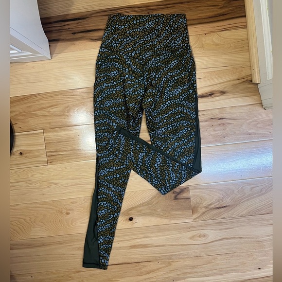 Offline by Aerie Real Me Leggings High Waist Animal Print Green Size Medium - Picture 4 of 4